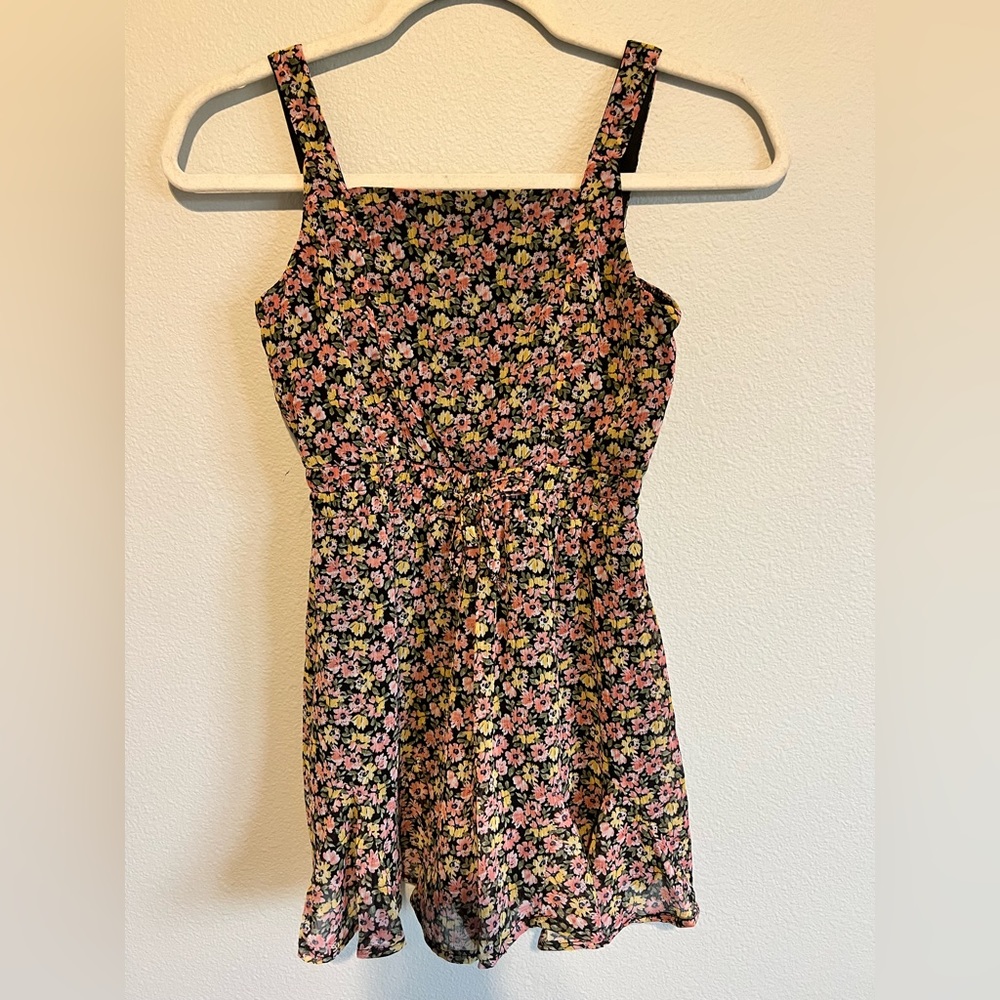 Girls medium floral Daytrip romper
